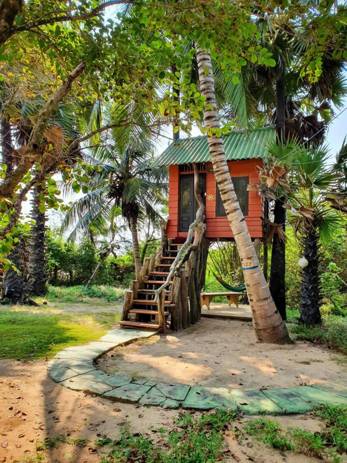 Light House Beach Hut Komari Luaran gambar