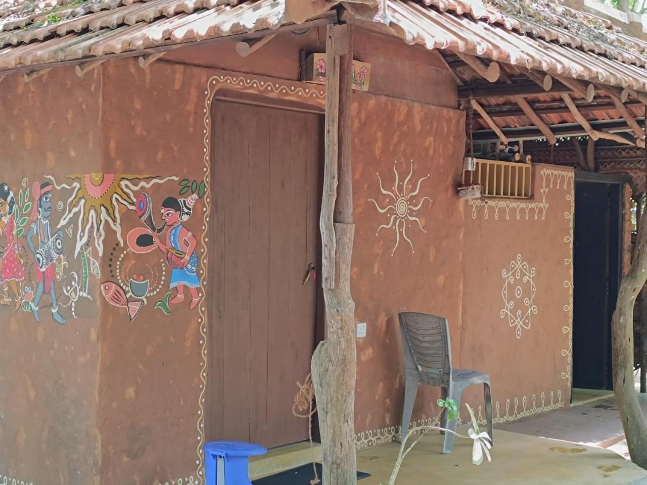 Light House Beach Hut Komari Luaran gambar