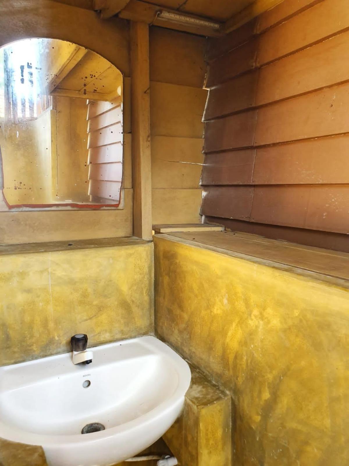 Light House Beach Hut Komari Luaran gambar