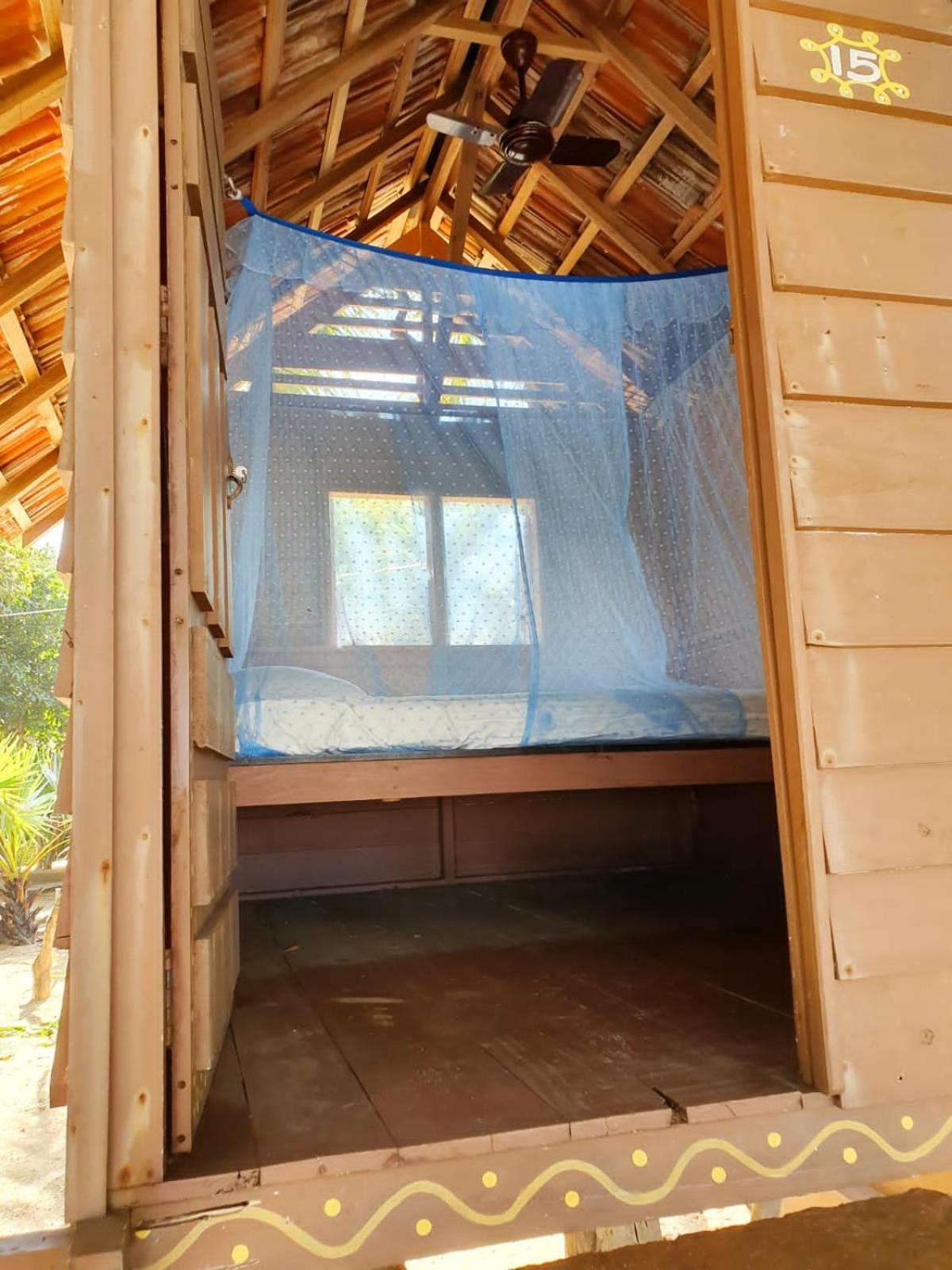 Light House Beach Hut Komari Luaran gambar