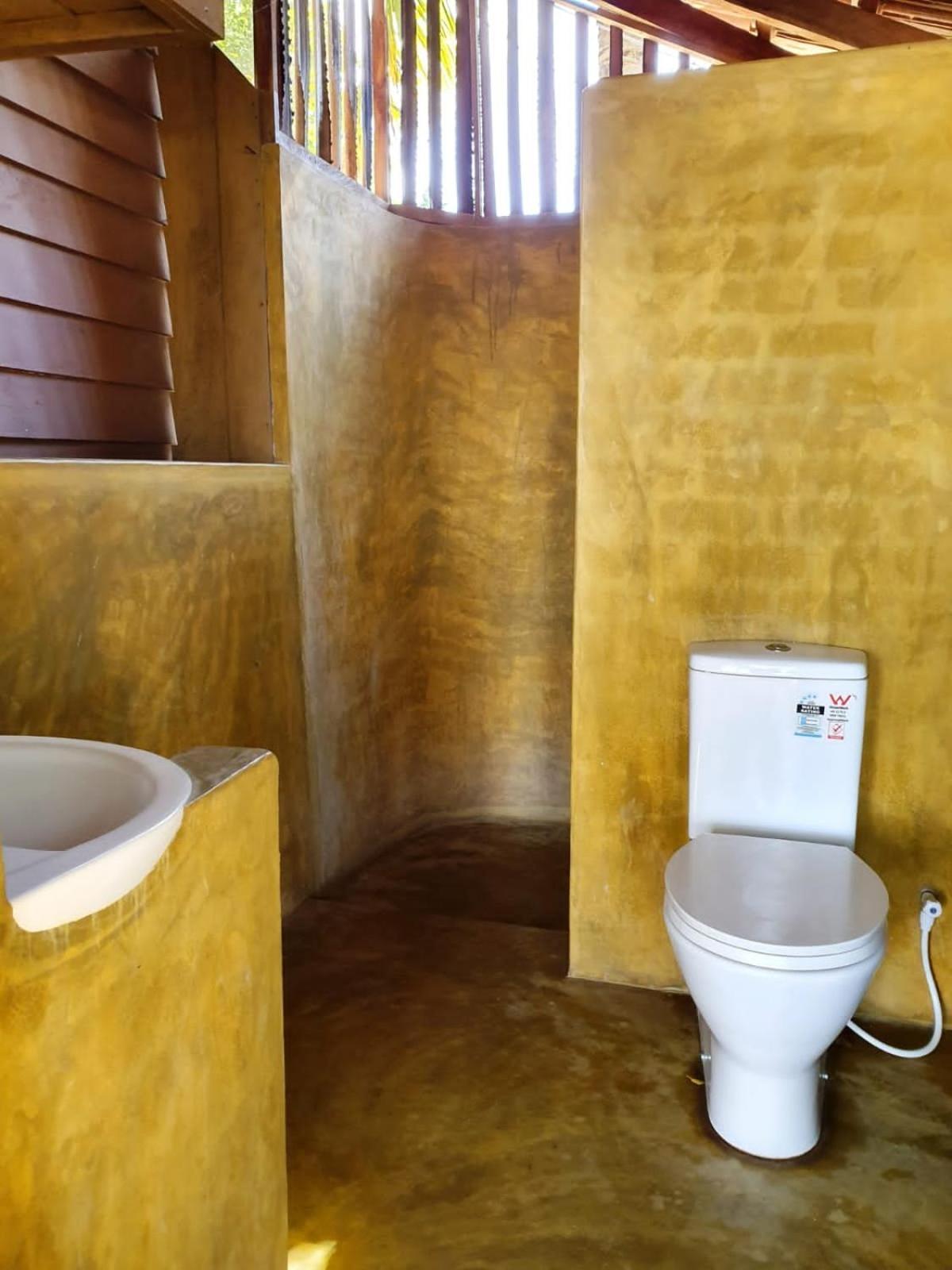 Light House Beach Hut Komari Luaran gambar