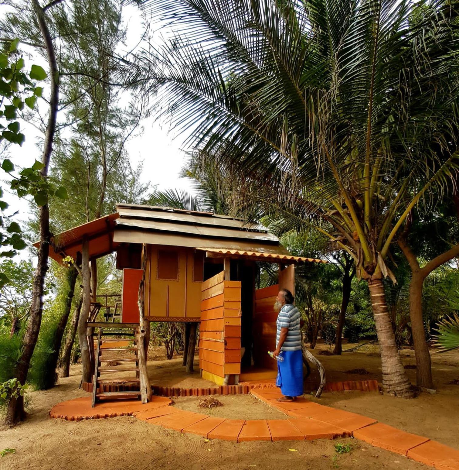 Light House Beach Hut Komari Luaran gambar