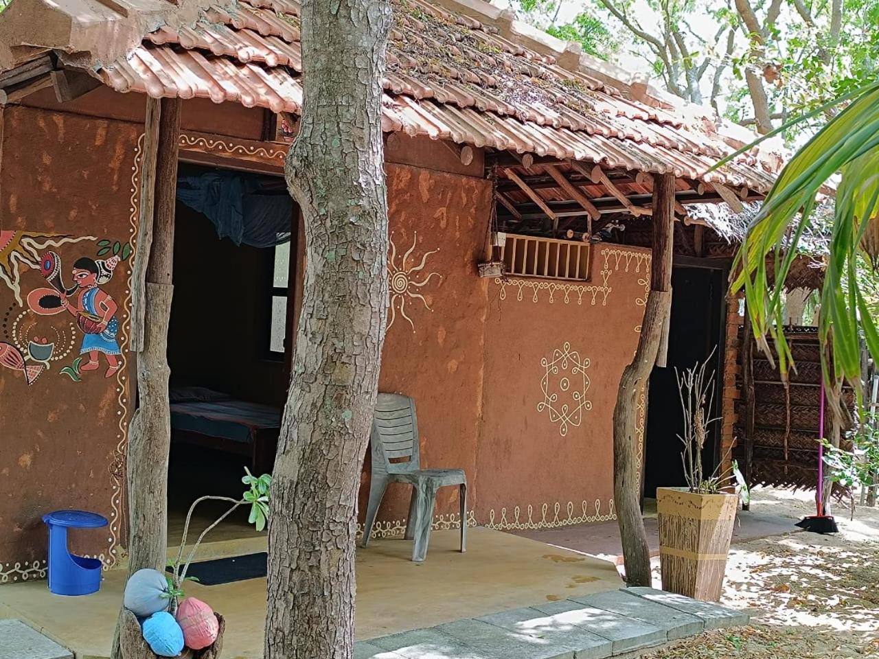 Light House Beach Hut Komari Luaran gambar