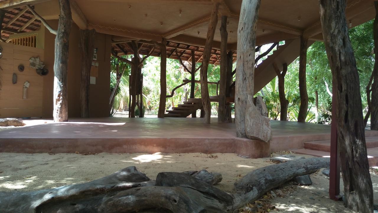 Light House Beach Hut Komari Luaran gambar