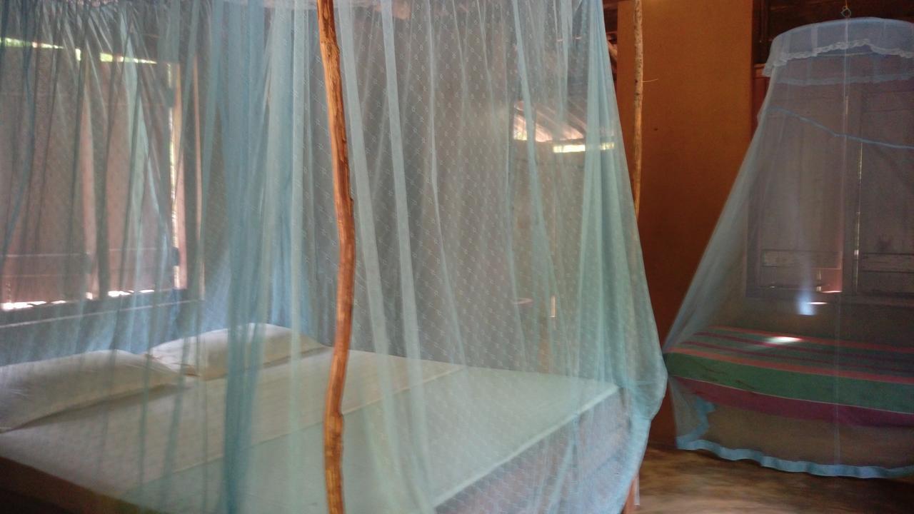 Light House Beach Hut Komari Luaran gambar