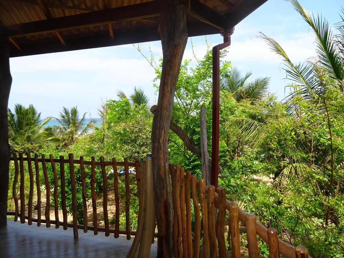 Light House Beach Hut Komari Luaran gambar