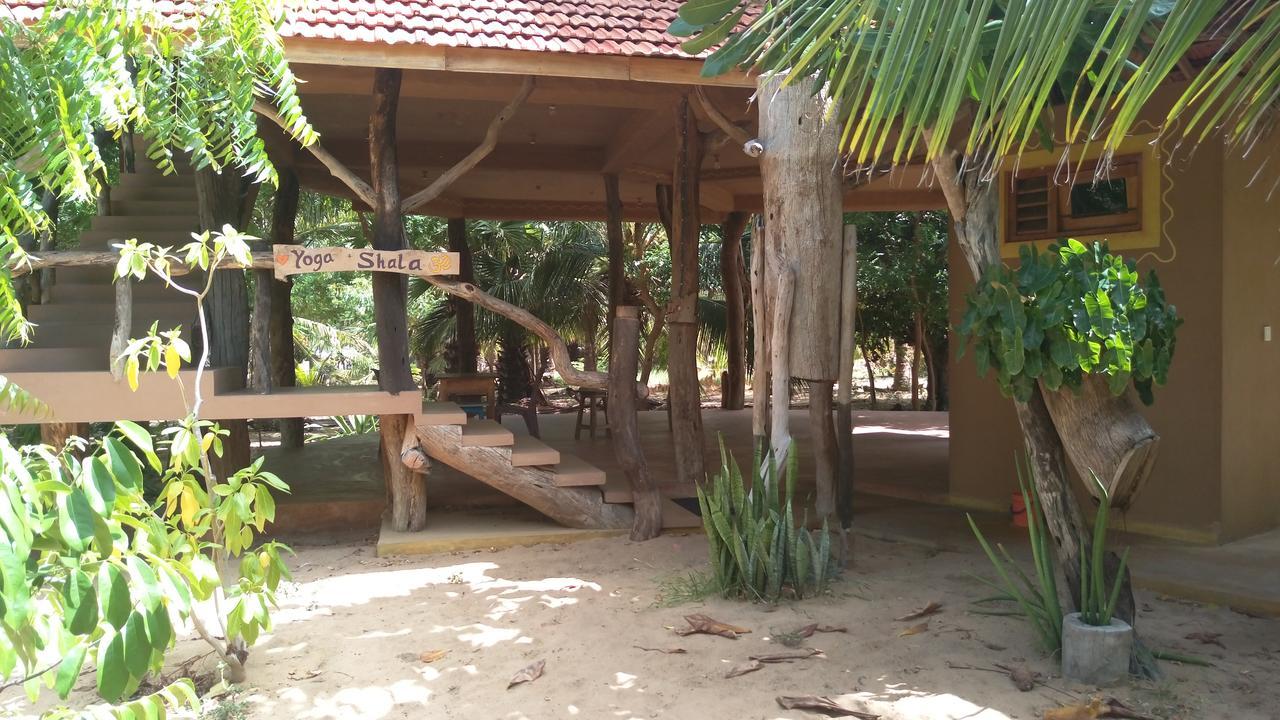 Light House Beach Hut Komari Luaran gambar