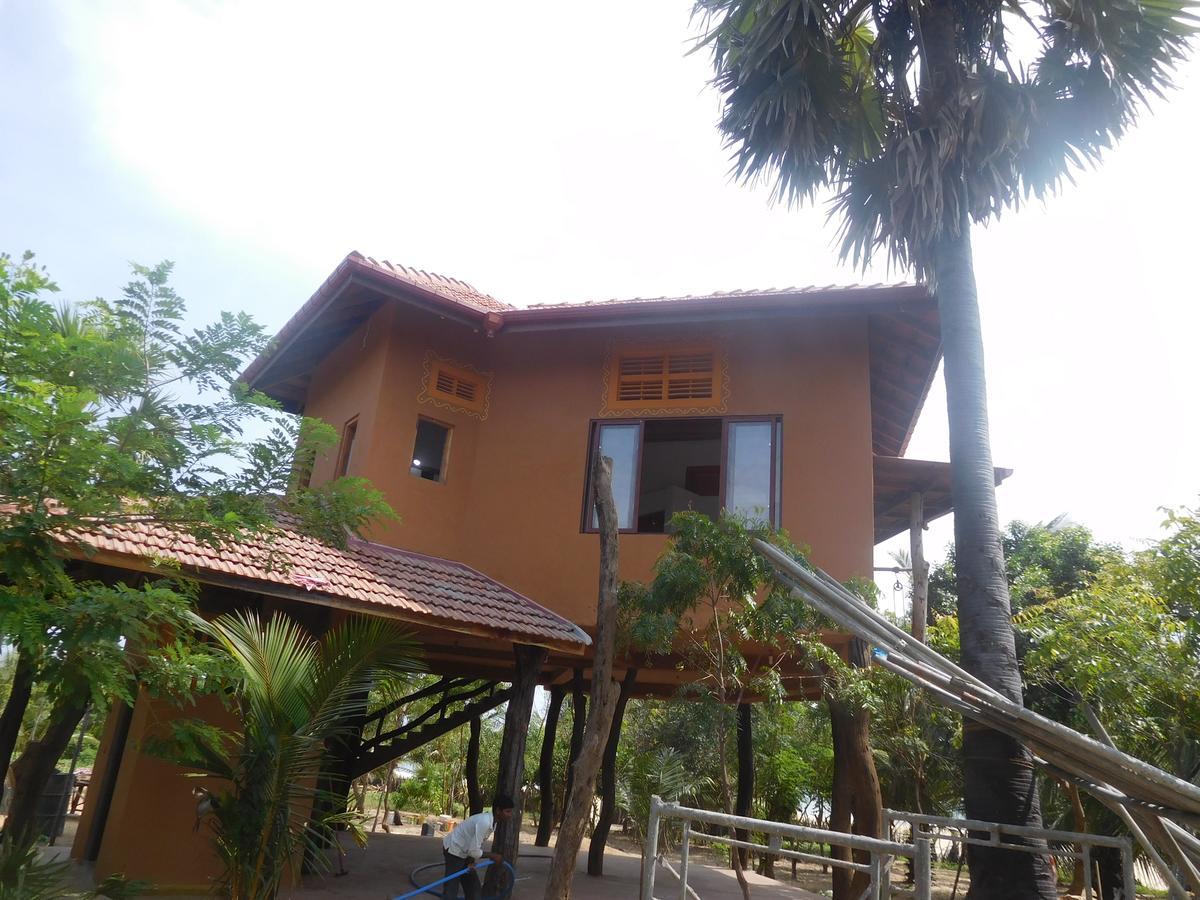 Light House Beach Hut Komari Luaran gambar