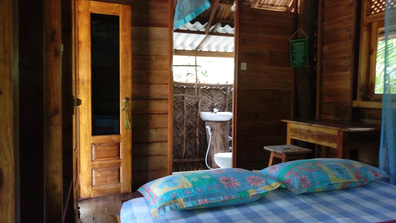 Light House Beach Hut Komari Luaran gambar